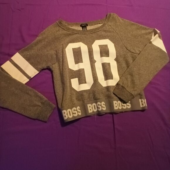 Rue 21 brand Short Top Sweat Size: Med (0277) - Picture 1 of 6